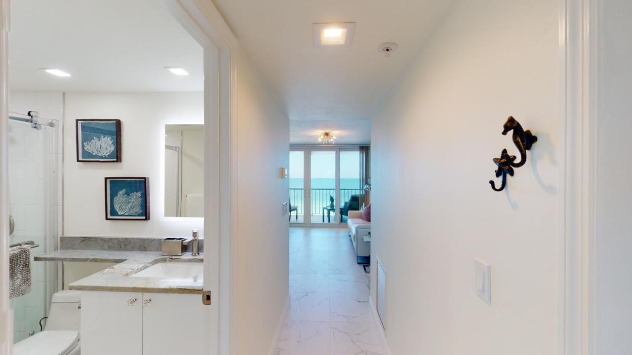 Totally Renovated Beachfront Condo At Apollo! جزيرة ماركو المظهر الخارجي الصورة