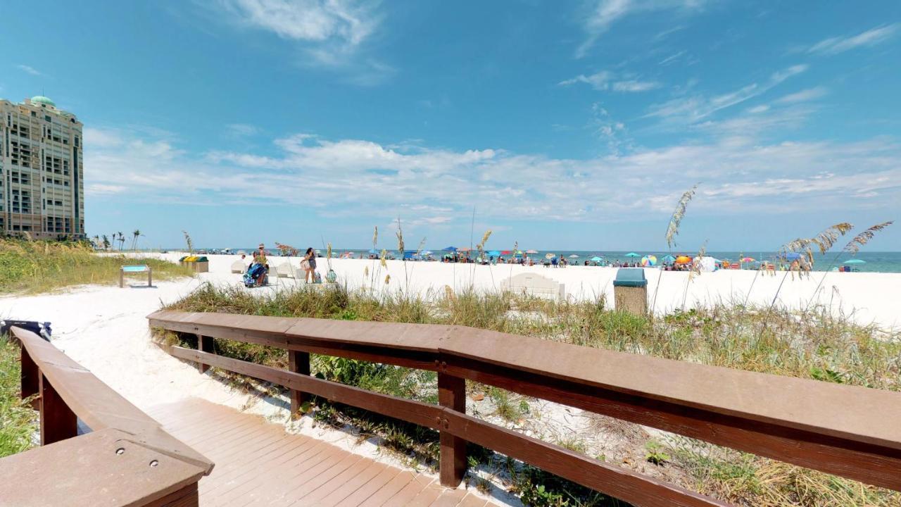 Totally Renovated Beachfront Condo At Apollo! جزيرة ماركو المظهر الخارجي الصورة
