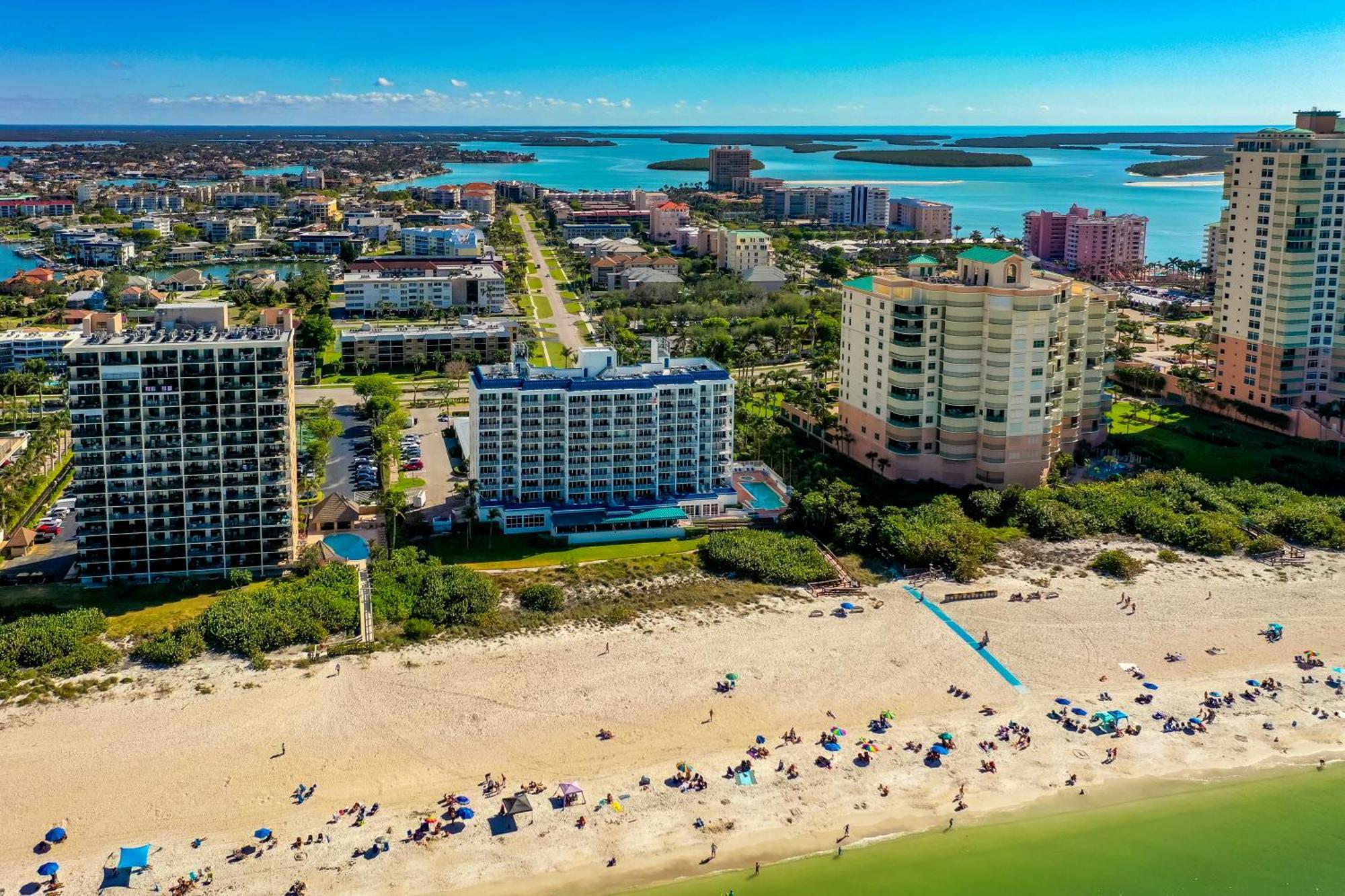 Totally Renovated Beachfront Condo At Apollo! جزيرة ماركو المظهر الخارجي الصورة