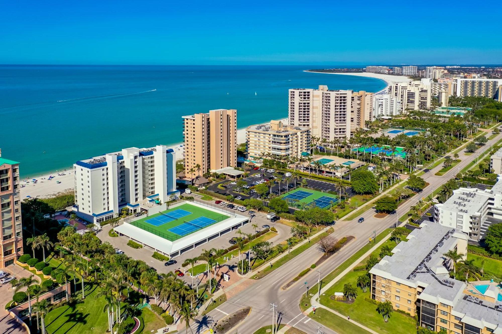 Totally Renovated Beachfront Condo At Apollo! جزيرة ماركو المظهر الخارجي الصورة